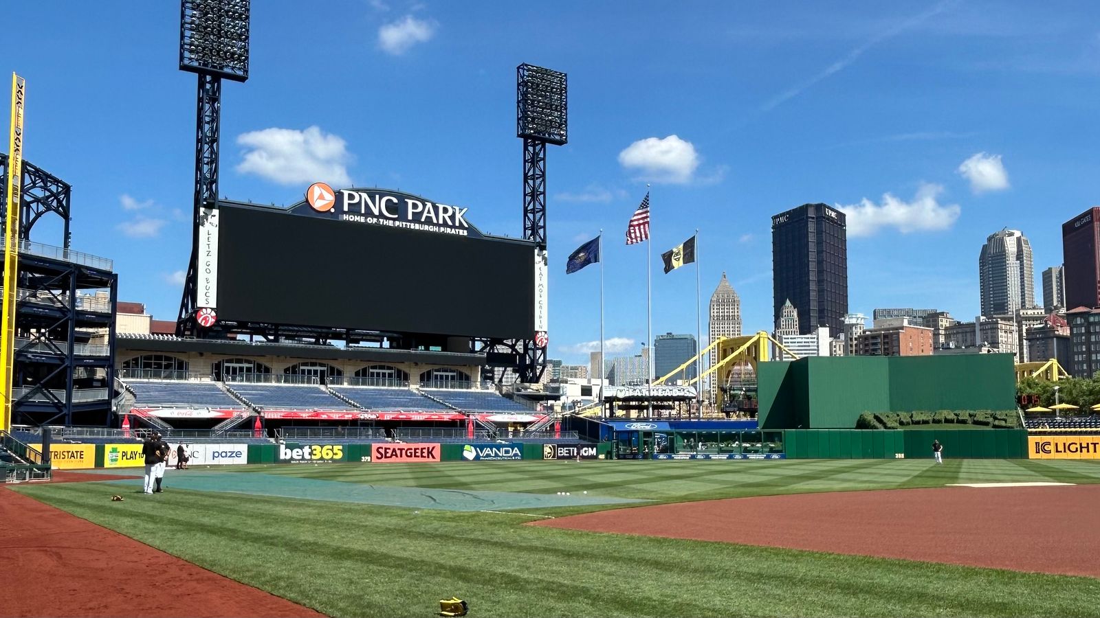 Lineups: Pirates vs. Giants, 12:35 p.m. taken on the North Shore (Live coverage)